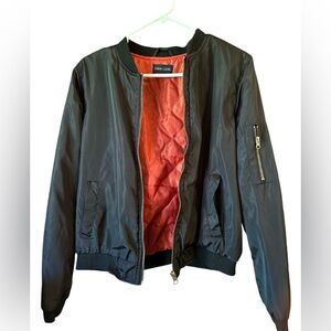 New Look Size Medium juniors black zip bomber jacket